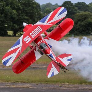 découvrez la voltige aérienne spectaculaire : des acrobaties impressionnantes et des sensations fortes dans les airs pour les amateurs de frissons et d'émotions.