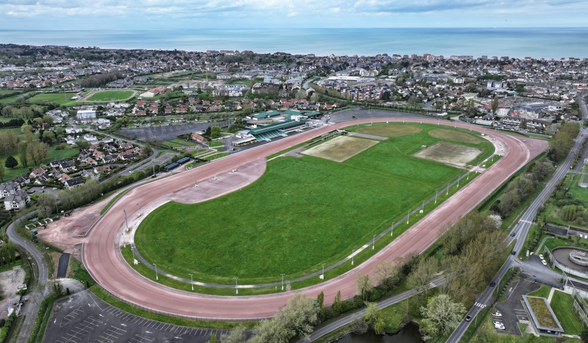 découvrez l'histoire fascinante de l'hippodrome de cabourg et ses nombreuses activités, entre courses hippiques et animations pour toute la famille.